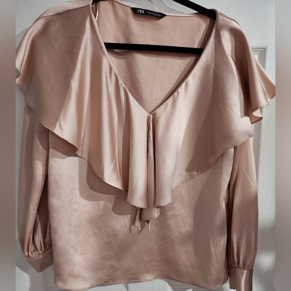 196. Zara ruffled pink satin top